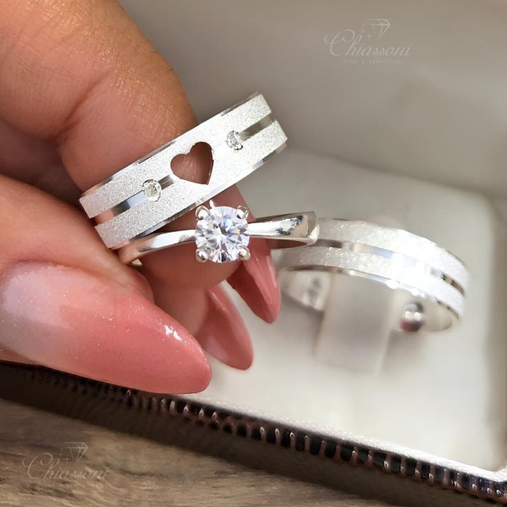 Par de Alianças de Prata 4mm com Solitário + Gravação + Caixinha